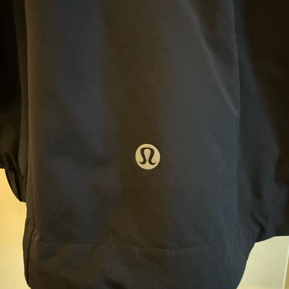 LuLulemon Vintage Rain jacket-Black with LuLulemon Toggle Detail. - Picture 3 of 8